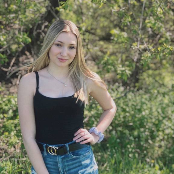 Meet your Posher, Julia - Picture 1 of 1